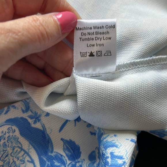 TUCKERNUCK Off the Shoulder Marguerite Blouse Majolica Blue White Floral Sz XS - Picture 8 of 10